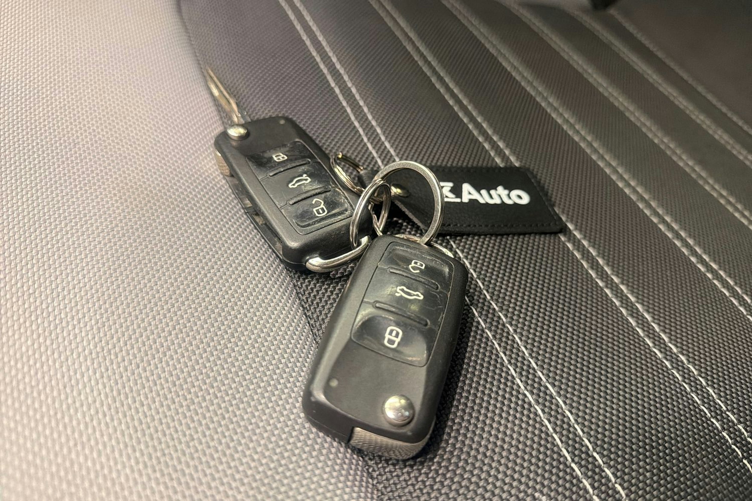 Sininen Volkswagen JETTA 2012 kuva 23.