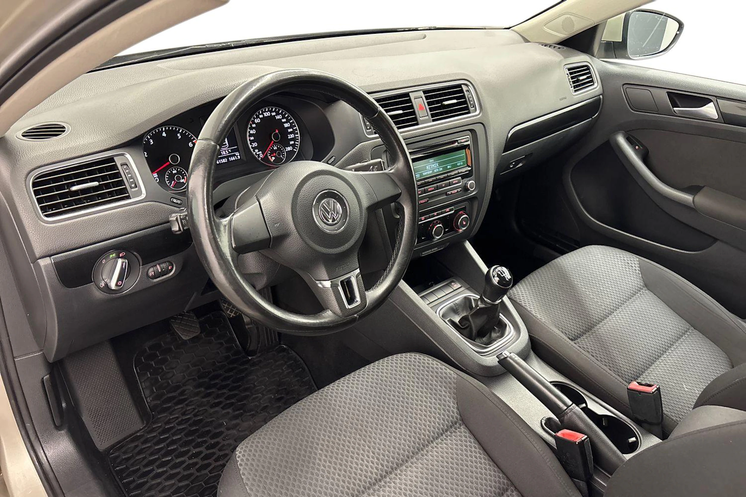 hopea Volkswagen Jetta 2012 kuva 6.