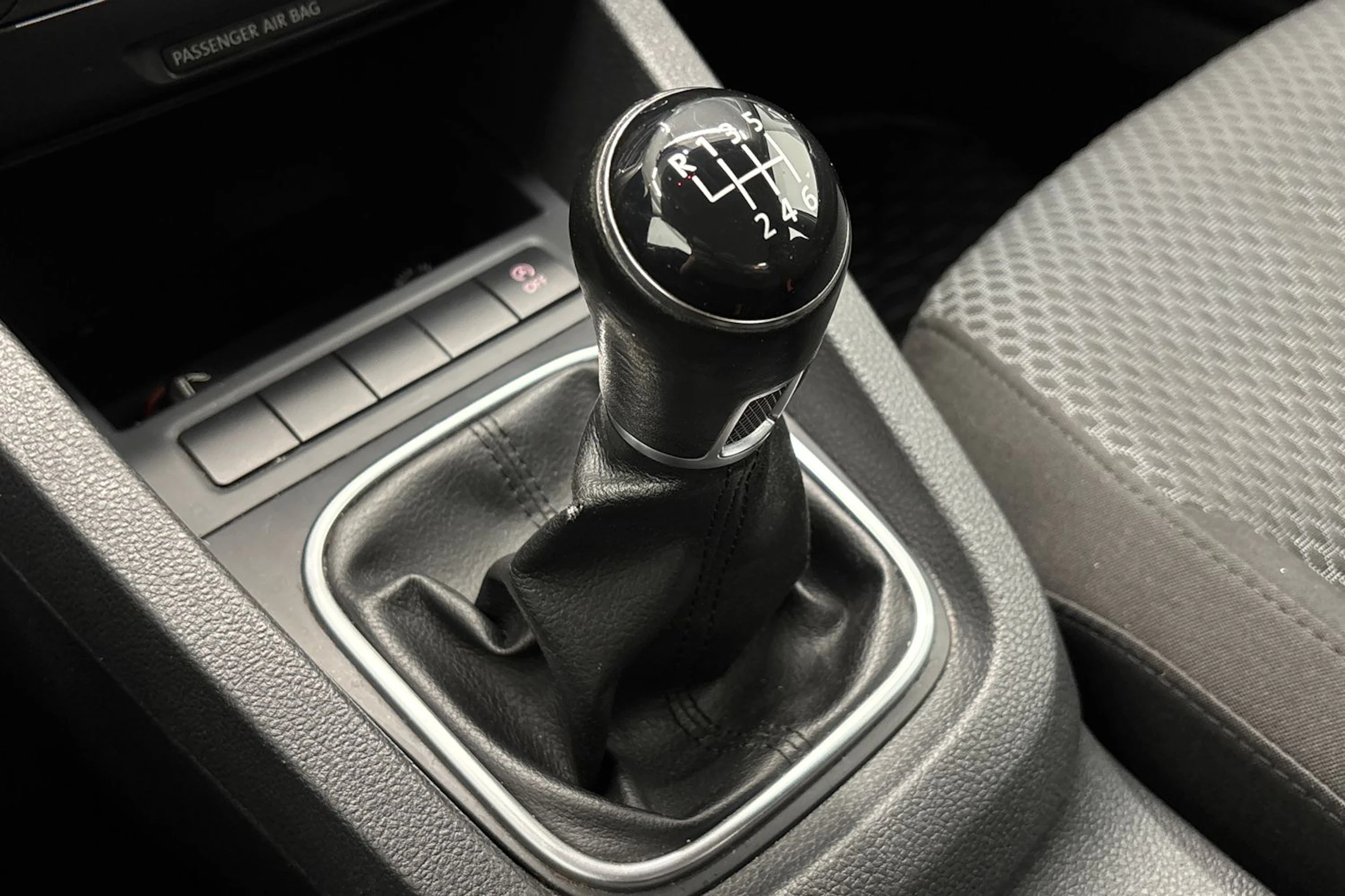 hopea Volkswagen Jetta 2012 kuva 16.