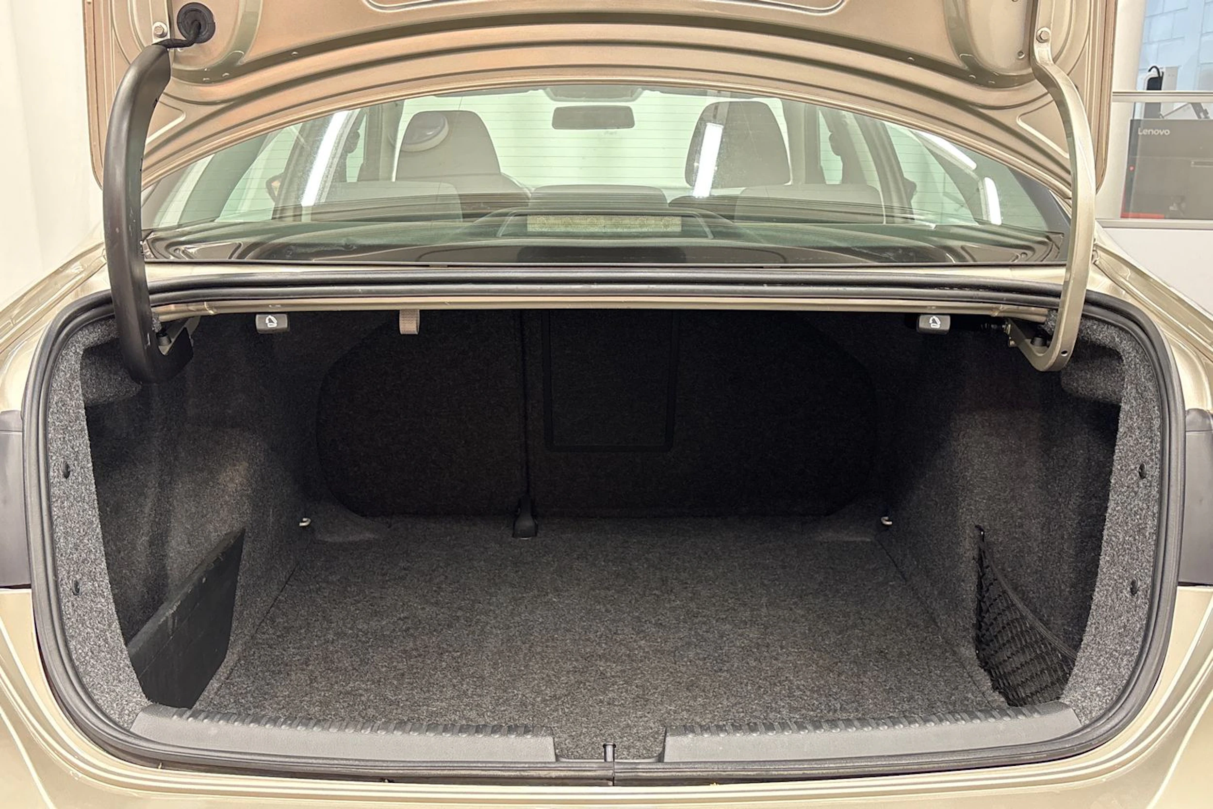 hopea Volkswagen Jetta 2012 kuva 17.