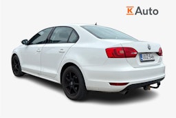 valkoinen Volkswagen Jetta 2012 kuva 2.