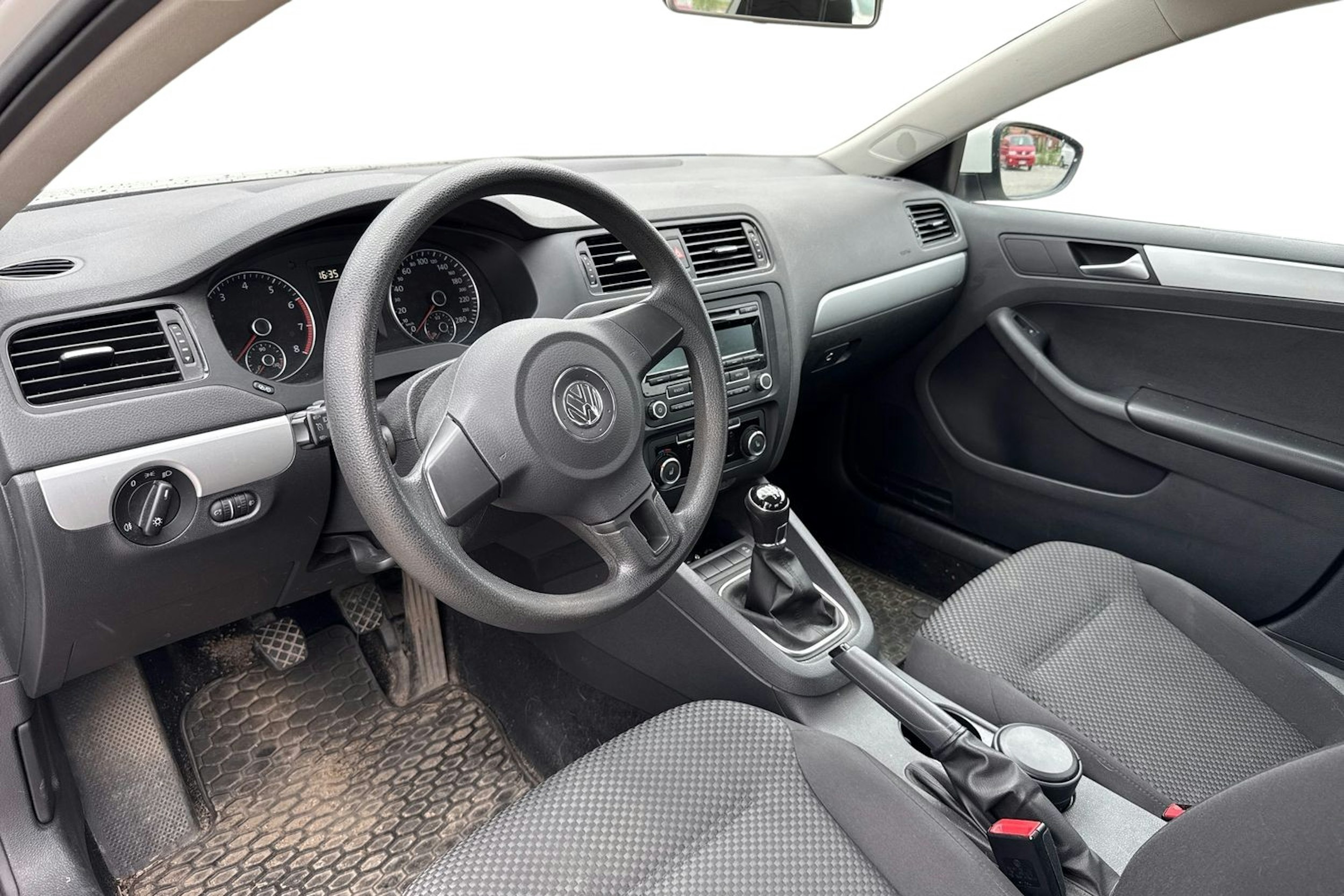 valkoinen Volkswagen Jetta 2012 kuva 3.