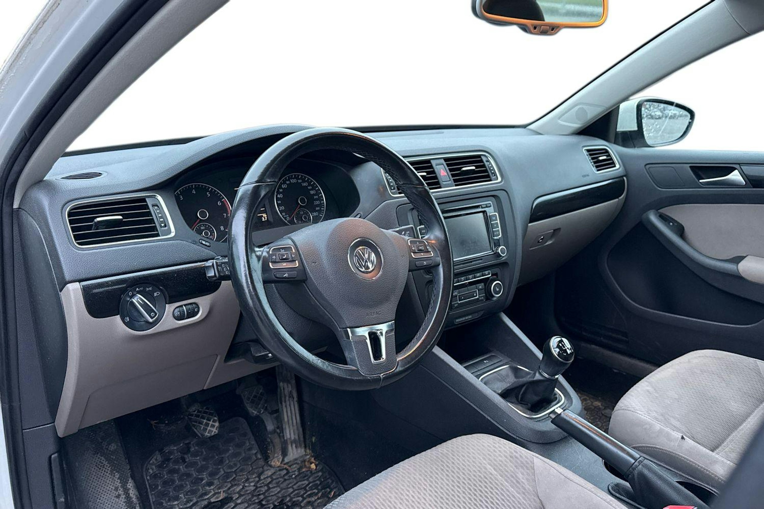 valkoinen Volkswagen Jetta 2012 kuva 3.