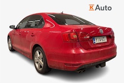 Punainen Volkswagen JETTA 2012 kuva 2.