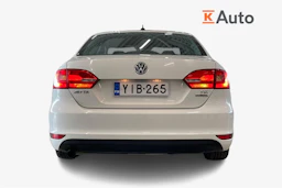 valkoinen Volkswagen Jetta 2012 kuva 4.