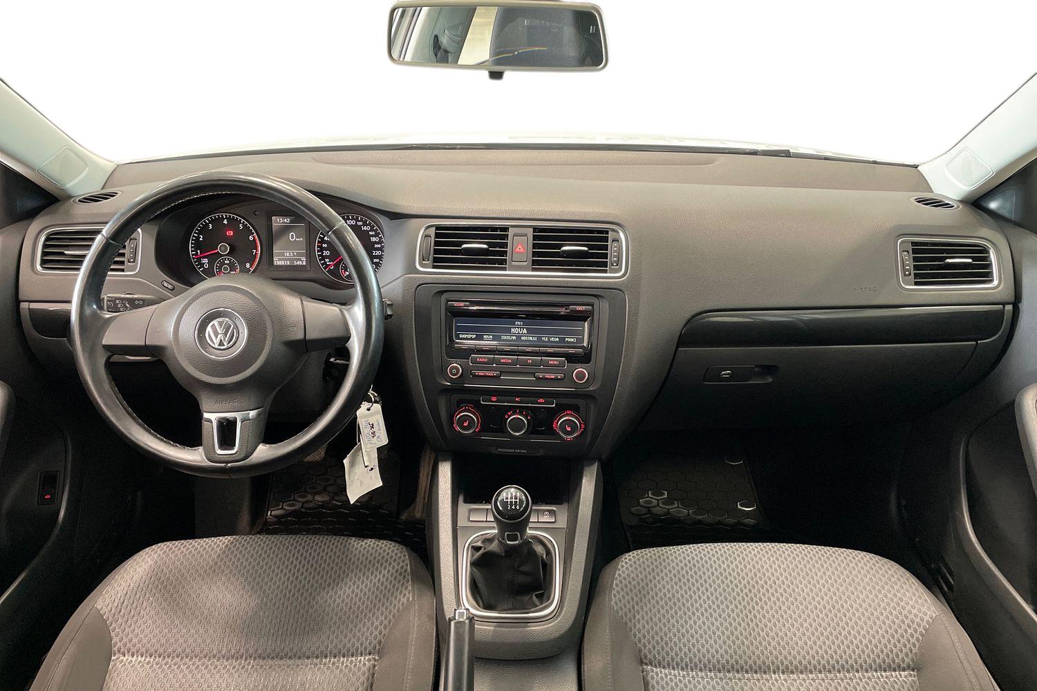 Volkswagen Jetta 2012, kuva 7/24