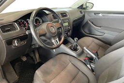 valkoinen Volkswagen Jetta 2012 kuva 8.