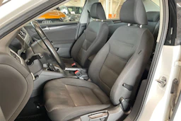 valkoinen Volkswagen Jetta 2012 kuva 15.