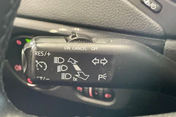 valkoinen Volkswagen Jetta 2012 kuva 18.