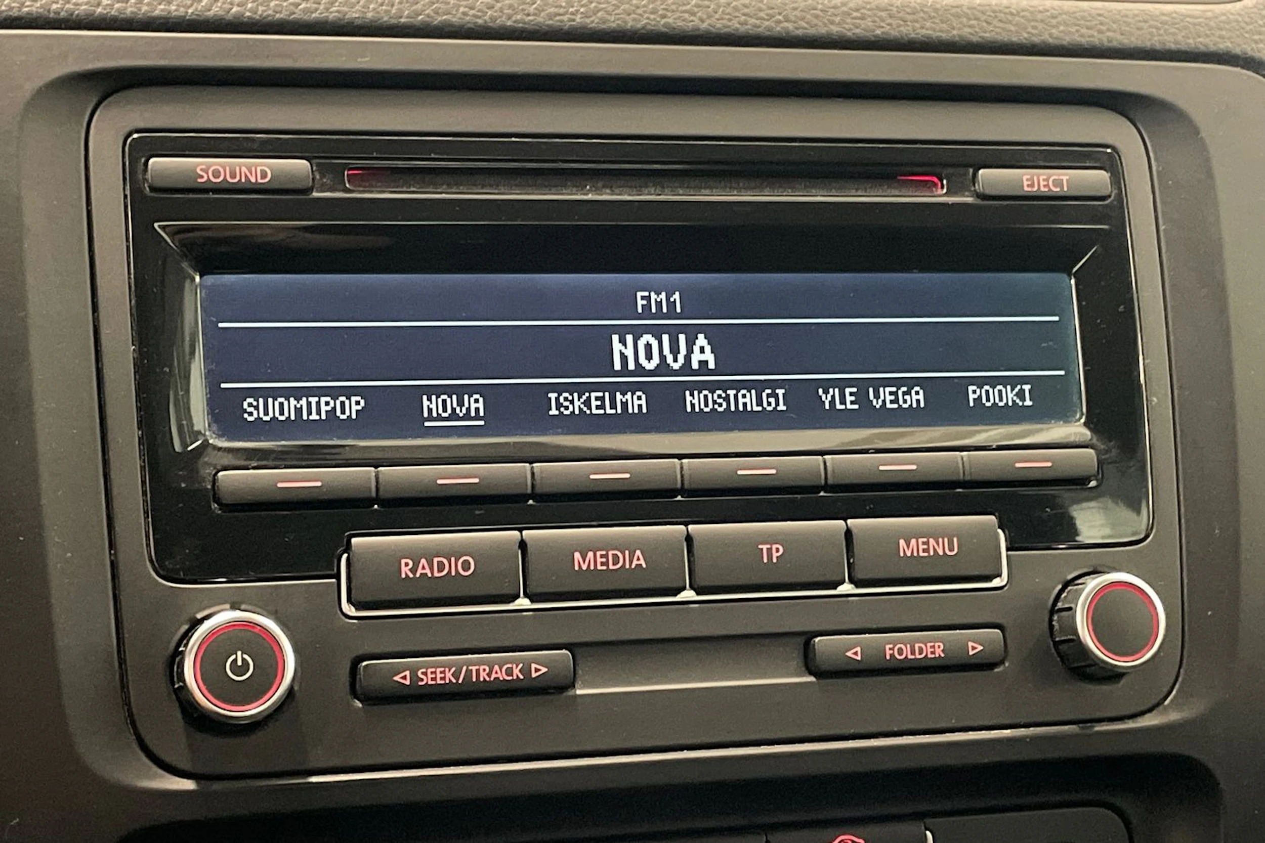 valkoinen Volkswagen Jetta 2012 kuva 20.