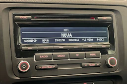 valkoinen Volkswagen Jetta 2012 kuva 20.