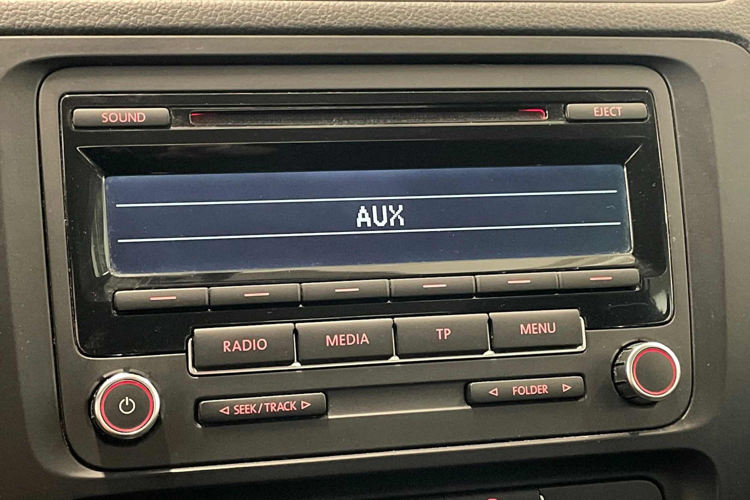 valkoinen Volkswagen Jetta 2012 kuva 21.