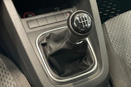valkoinen Volkswagen Jetta 2012 kuva 23.