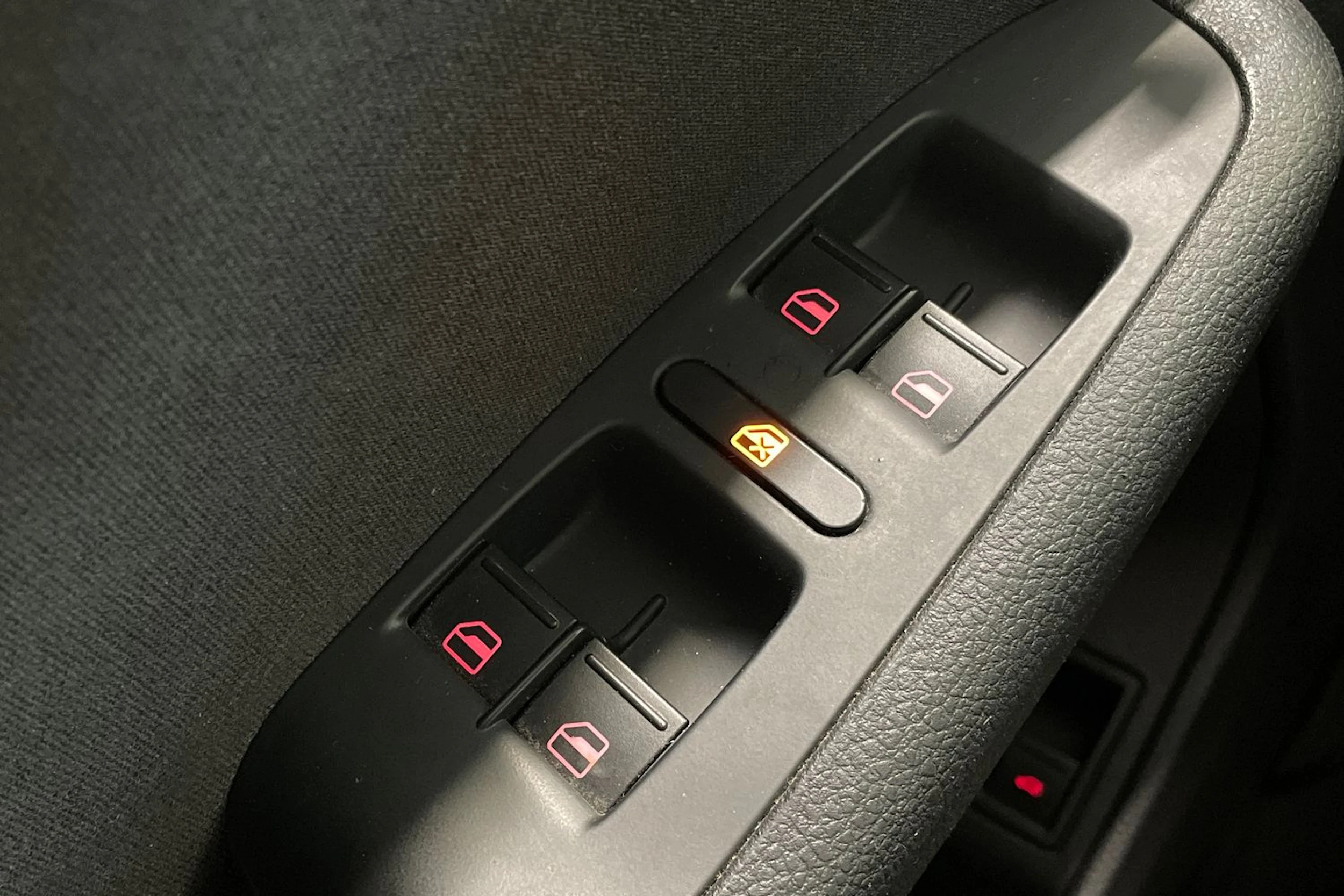 valkoinen Volkswagen Jetta 2012 kuva 24.