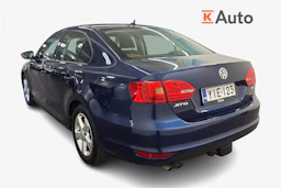 sininen Volkswagen Jetta 2012 kuva 3.