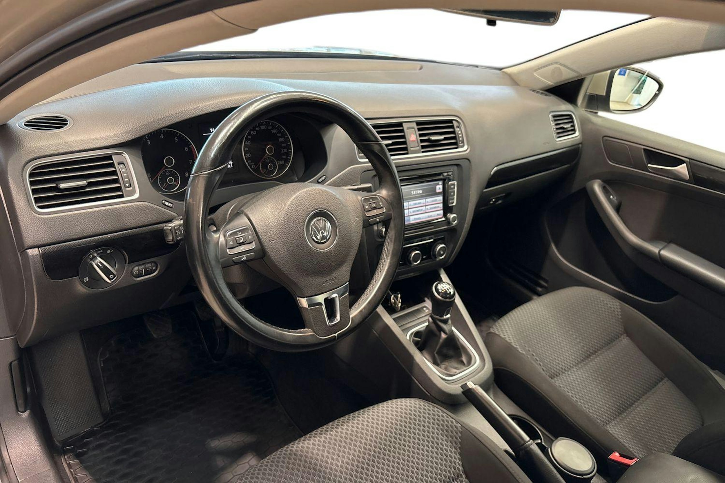 Hopea Volkswagen JETTA 2013 kuva 7.