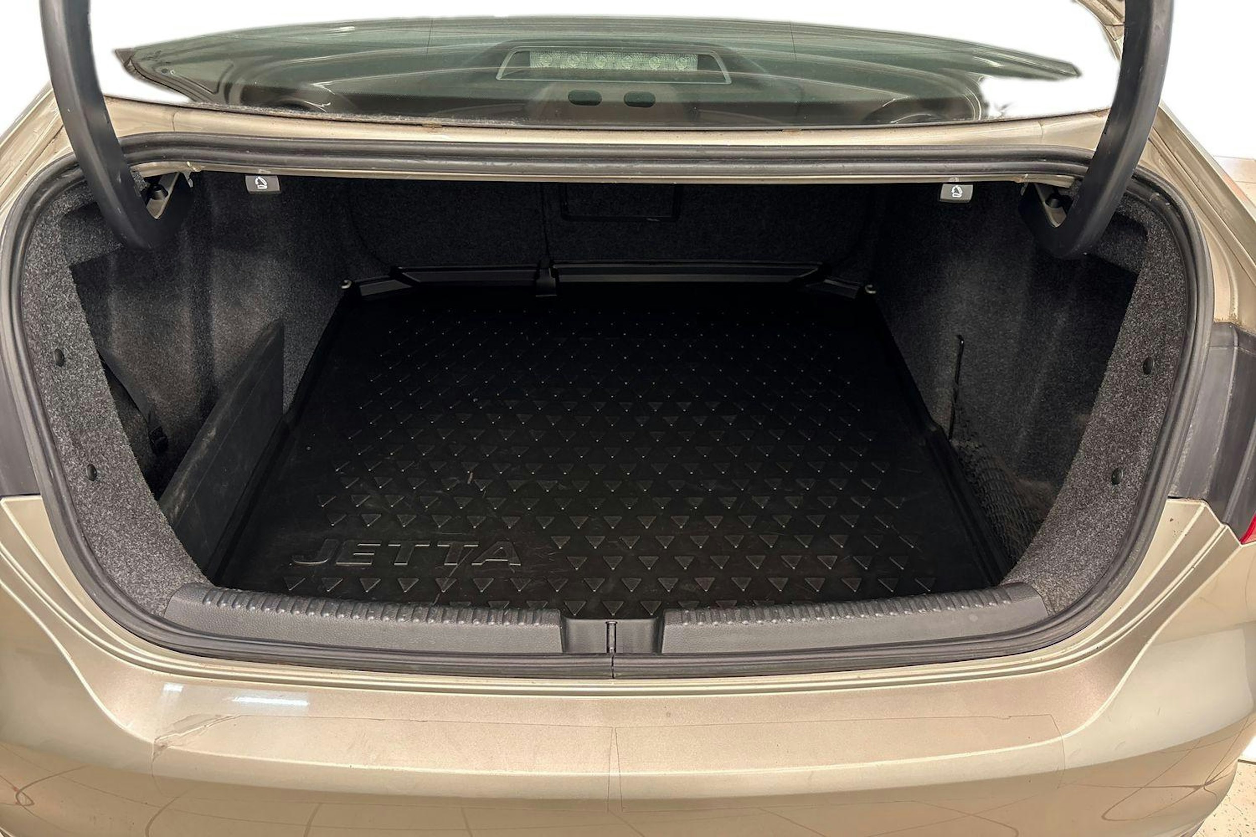 Hopea Volkswagen JETTA 2013 kuva 11.