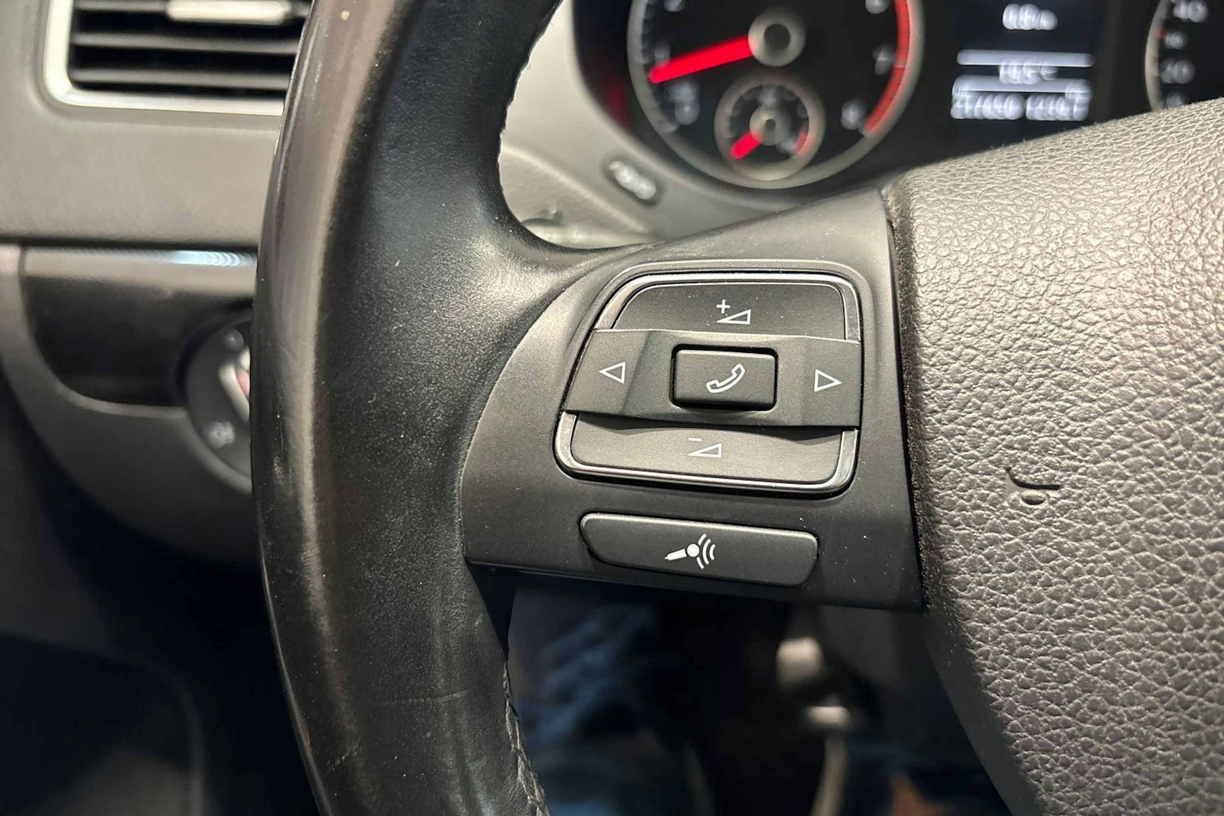 Hopea Volkswagen JETTA 2013 kuva 15.