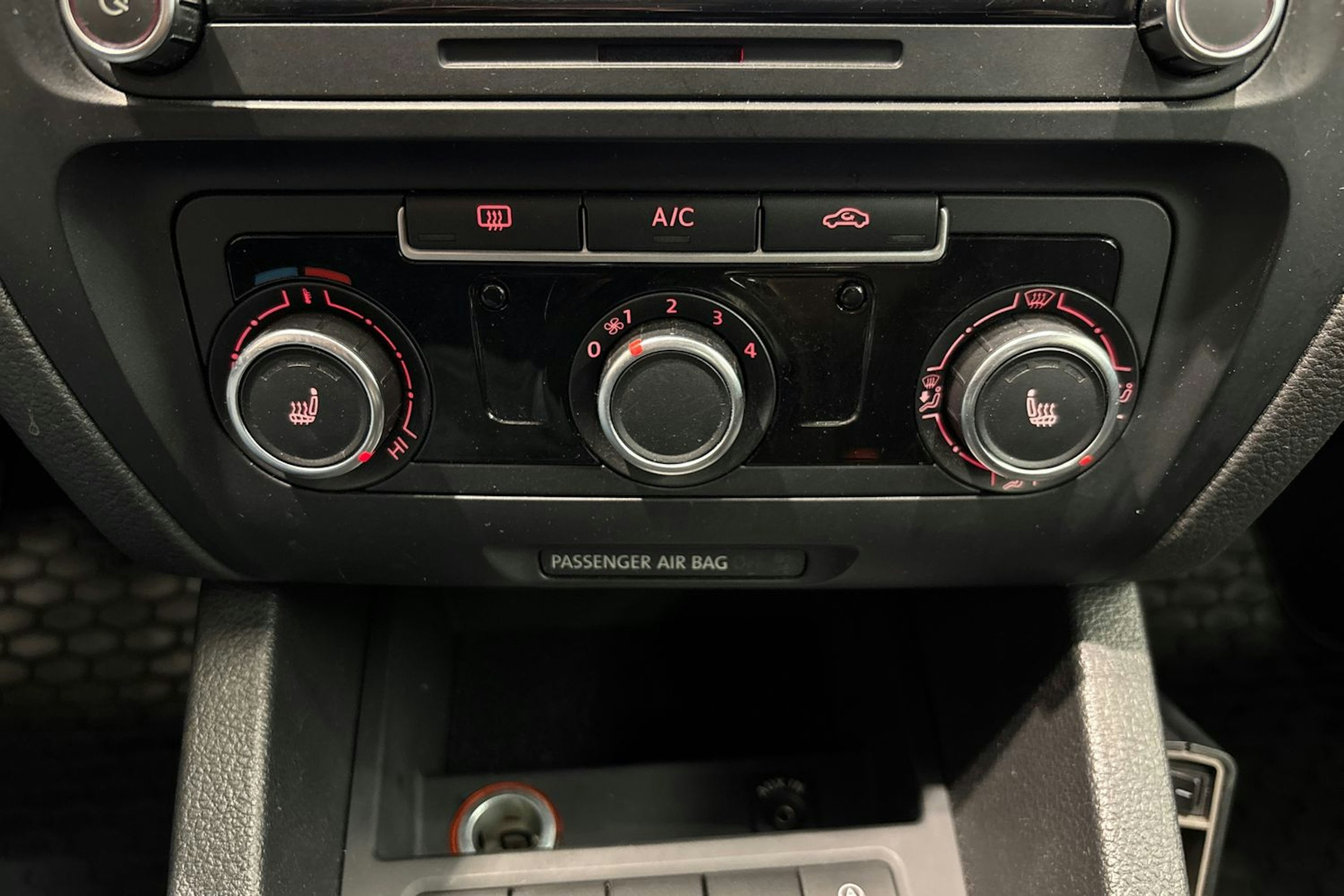 Hopea Volkswagen JETTA 2013 kuva 18.