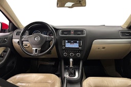 Punainen Volkswagen JETTA 2013 kuva 7.