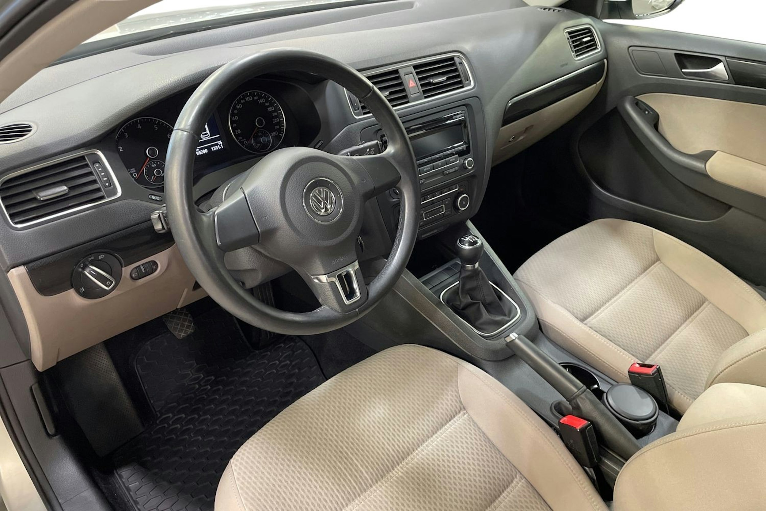 hopea Volkswagen Jetta 2013 kuva 7.