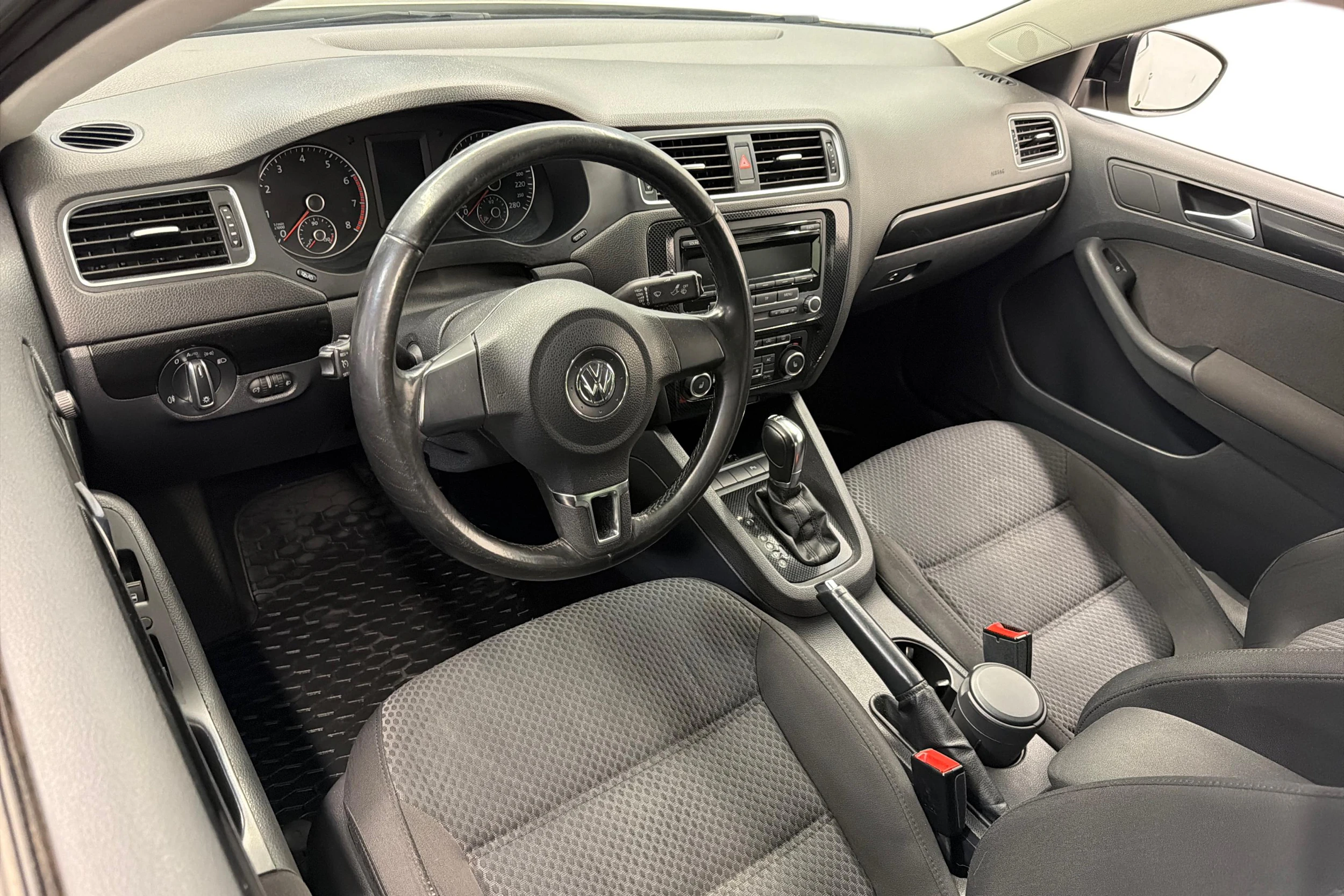 hopea Volkswagen Jetta 2013 kuva 6.