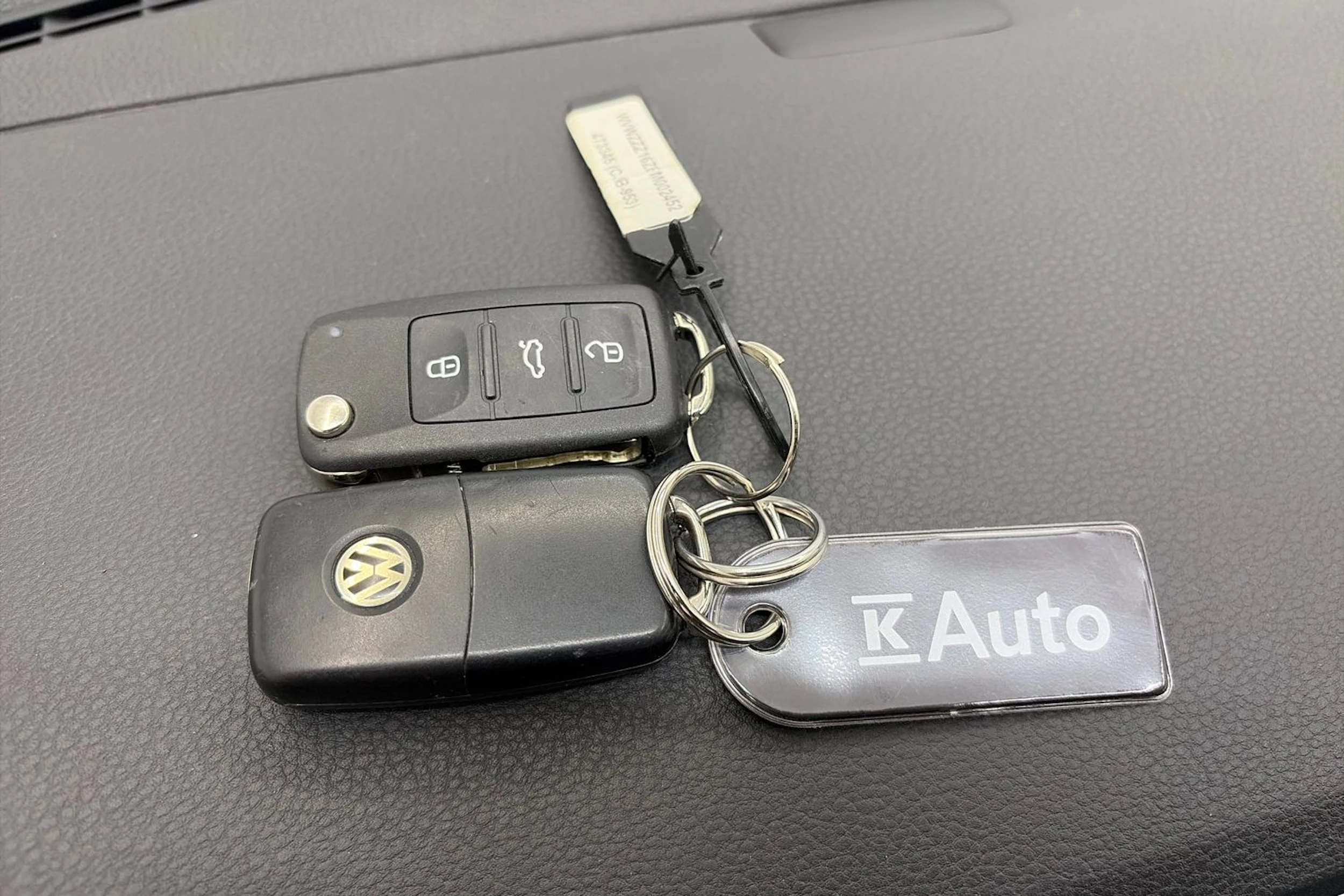 Harmaa Volkswagen JETTA 2014 kuva 25.
