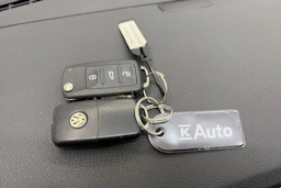 Harmaa Volkswagen JETTA 2014 kuva 25.