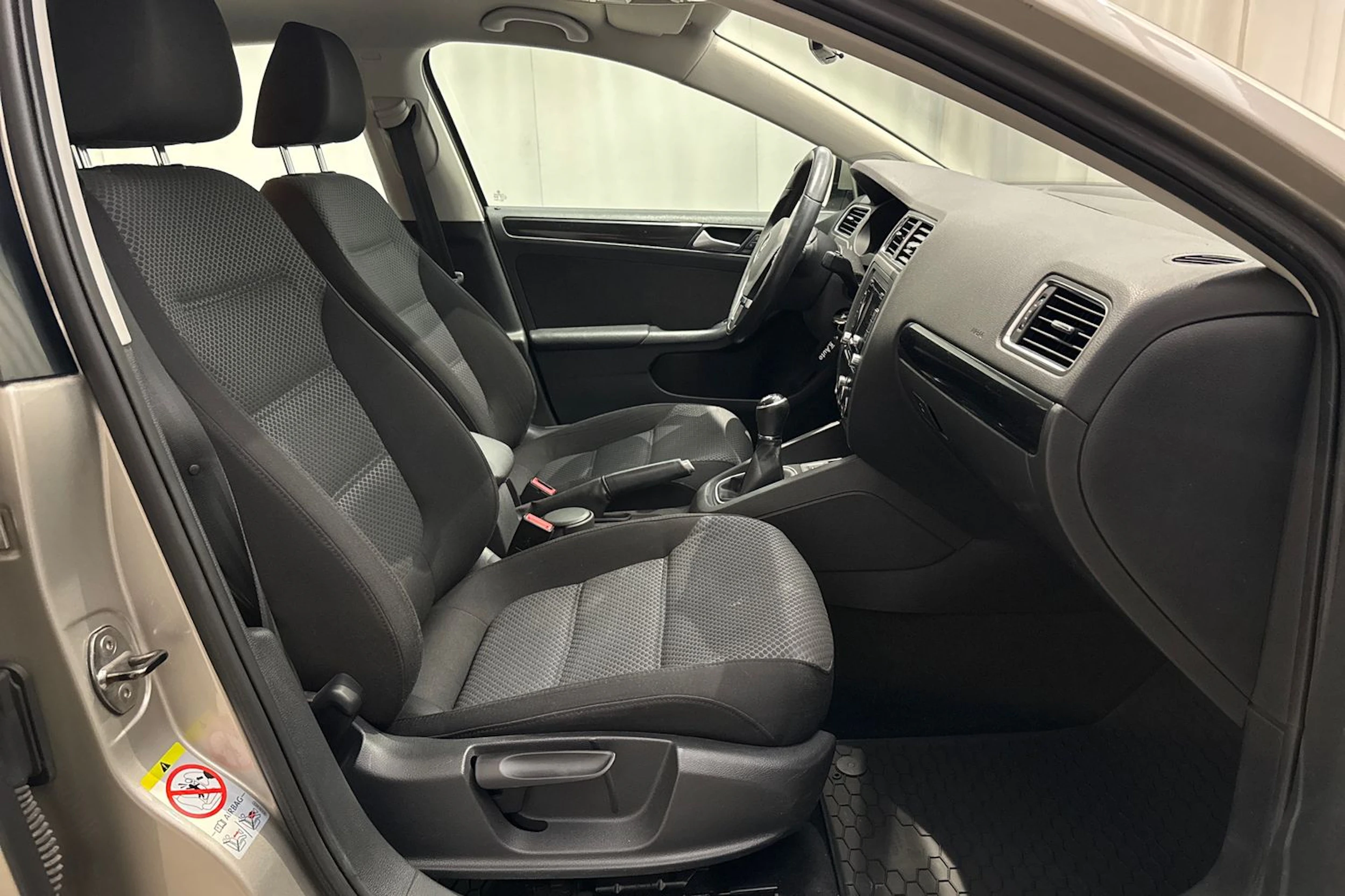 hopea Volkswagen Jetta 2014 kuva 17.