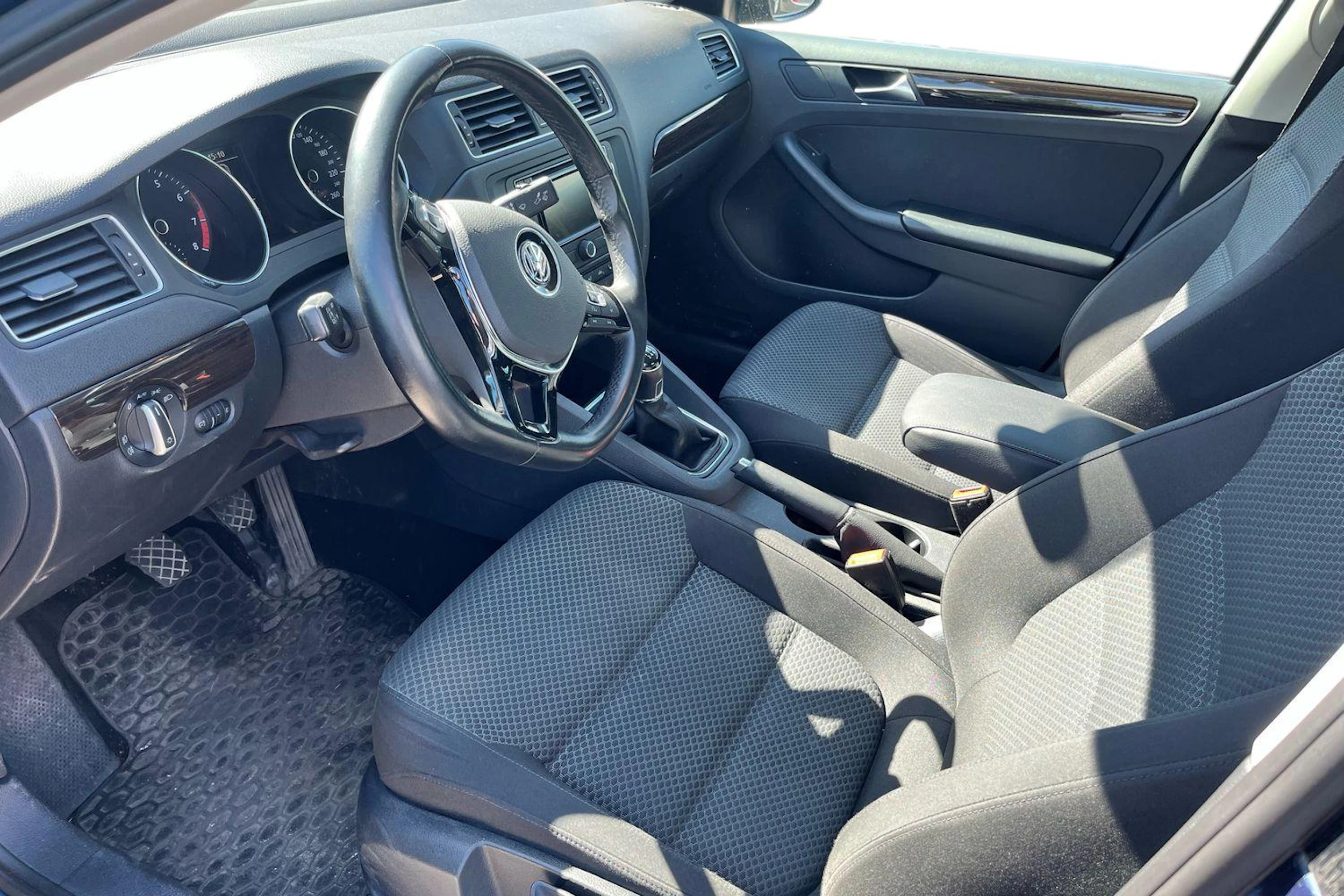 Sininen Volkswagen JETTA 2015 kuva 3.