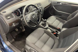 Sininen Volkswagen JETTA 2015 kuva 6.