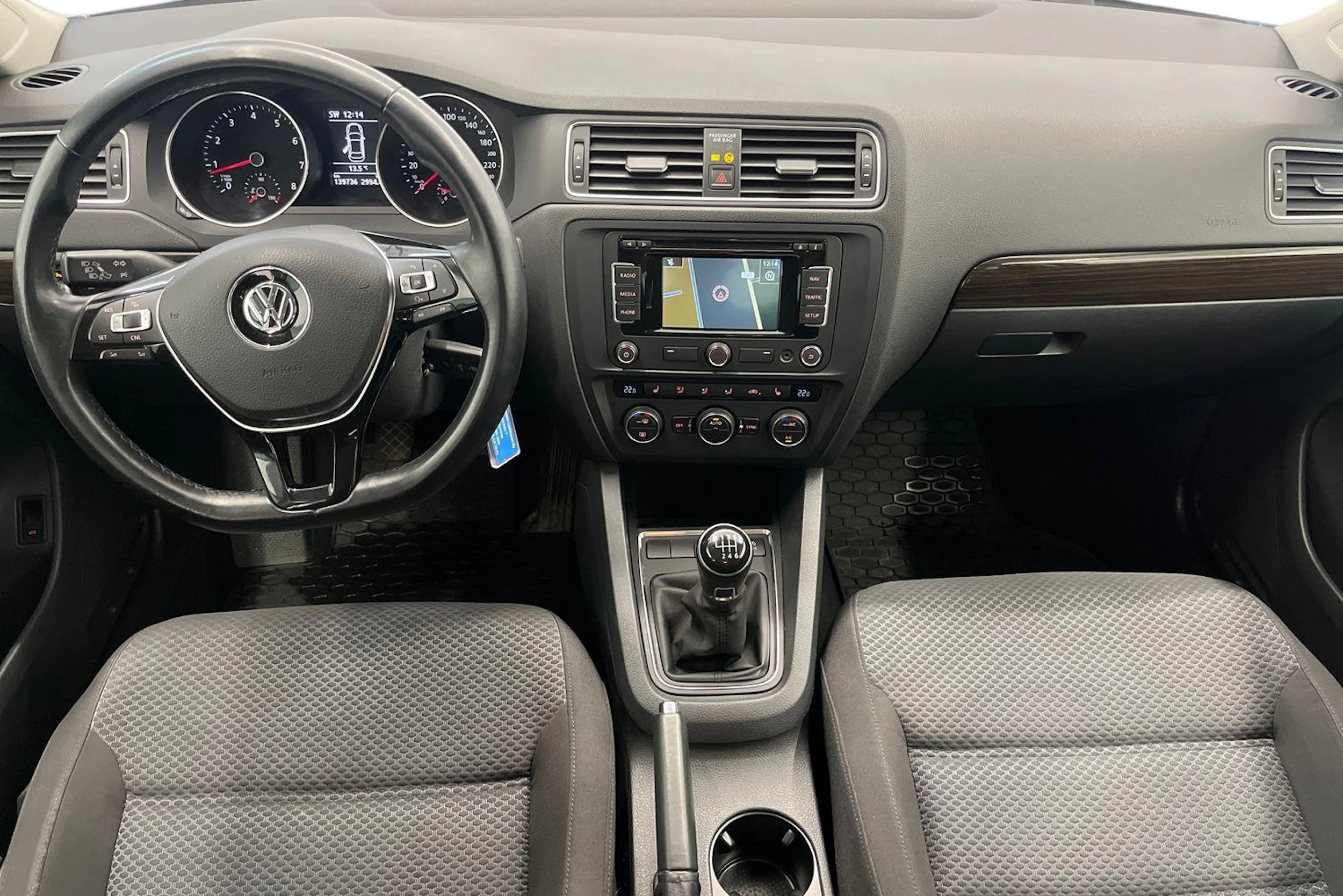 Sininen Volkswagen JETTA 2015 kuva 7.