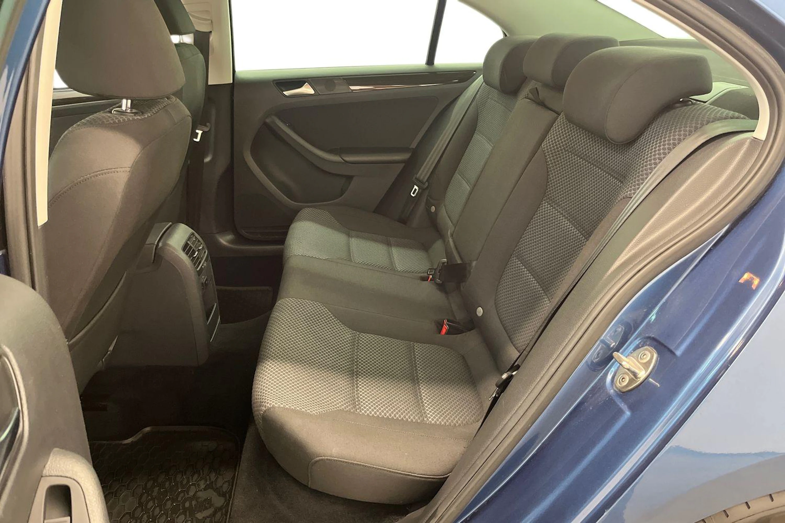 Sininen Volkswagen JETTA 2015 kuva 8.