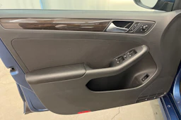 Sininen Volkswagen JETTA 2015 kuva 11.