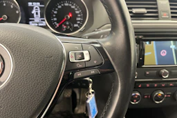 Sininen Volkswagen JETTA 2015 kuva 14.