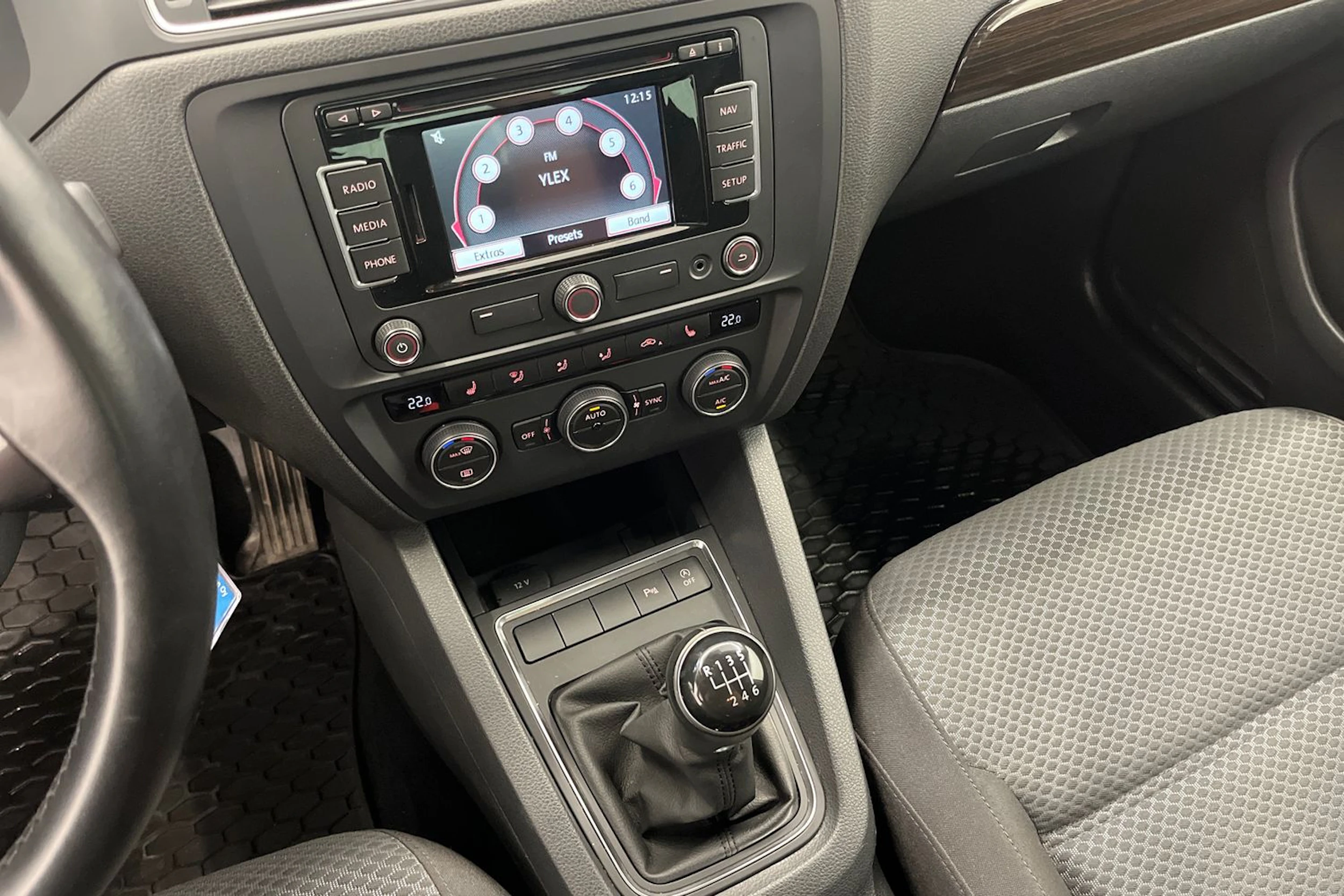 Sininen Volkswagen JETTA 2015 kuva 16.