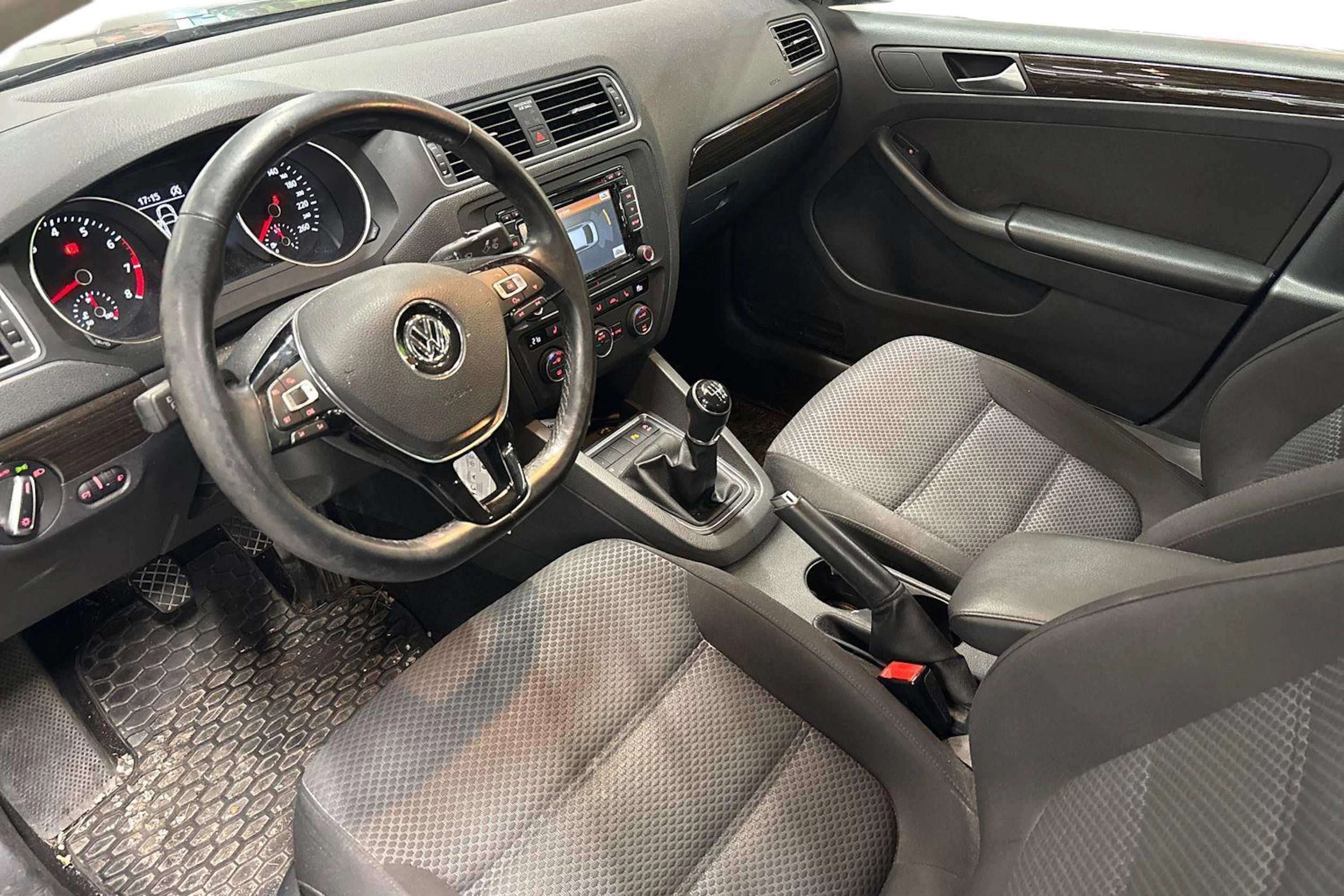 Ruskea (beige) Volkswagen JETTA 2015 kuva 3.