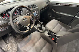 Ruskea (beige) Volkswagen JETTA 2015 kuva 3.