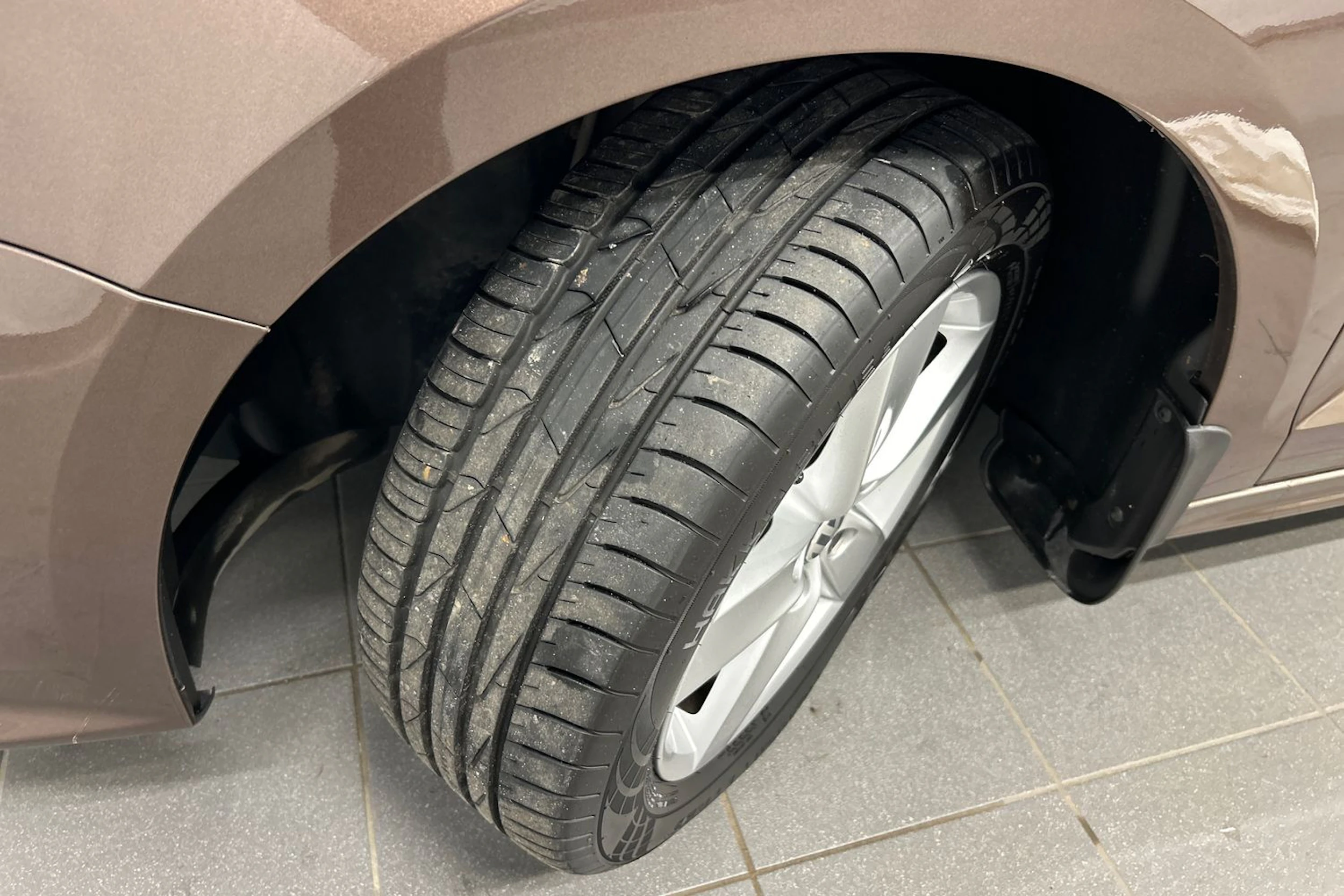 Ruskea (beige) Volkswagen JETTA 2015 kuva 10.