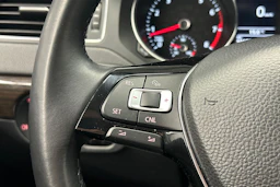 Ruskea (beige) Volkswagen JETTA 2015 kuva 14.