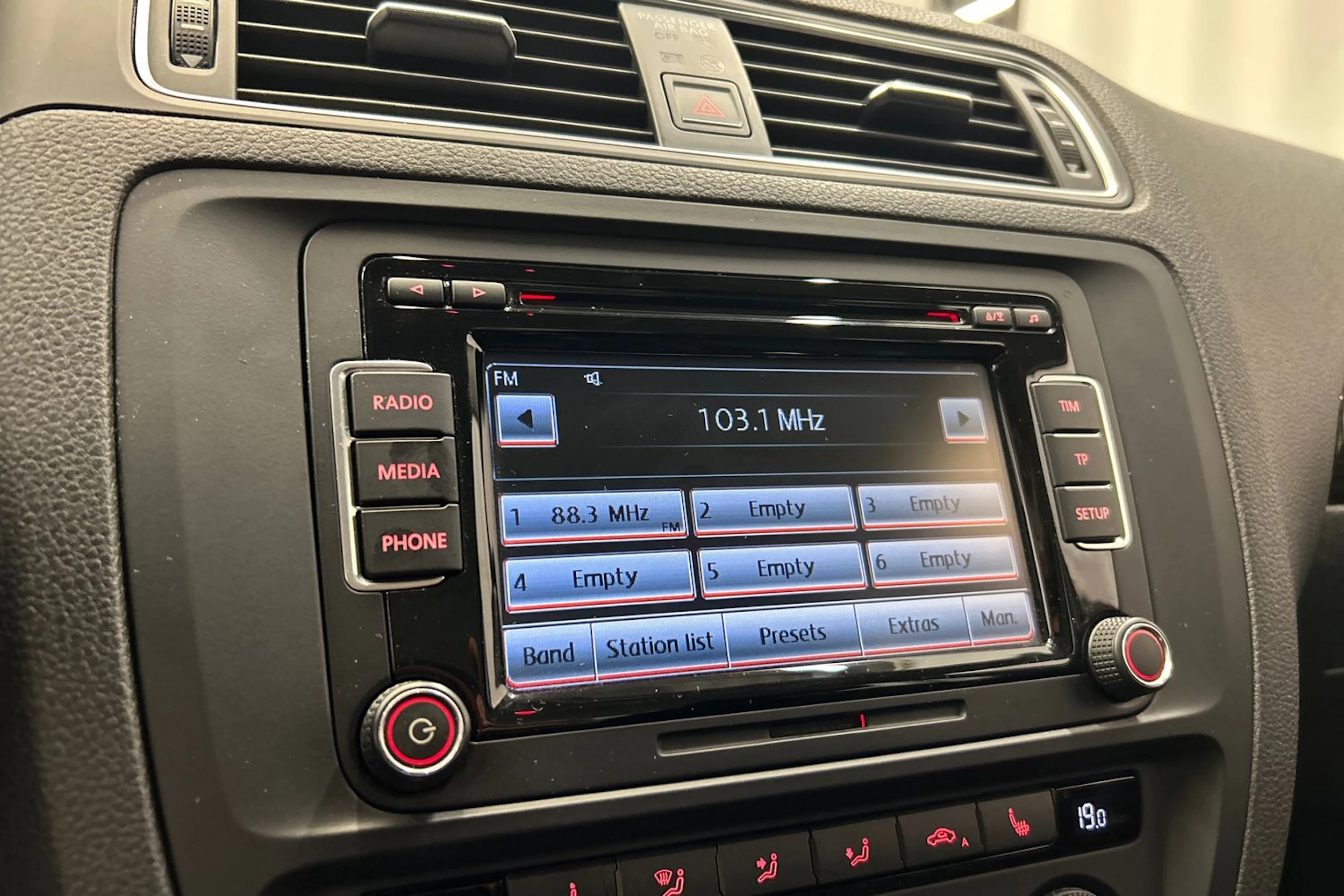 Ruskea (beige) Volkswagen JETTA 2015 kuva 17.