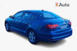 sininen Volkswagen Jetta 2015 kuva 2.