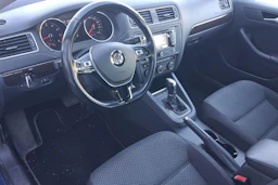 sininen Volkswagen Jetta 2015 kuva 3.