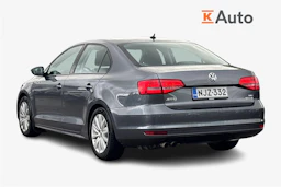 harmaa Volkswagen Jetta 2015 kuva 2.