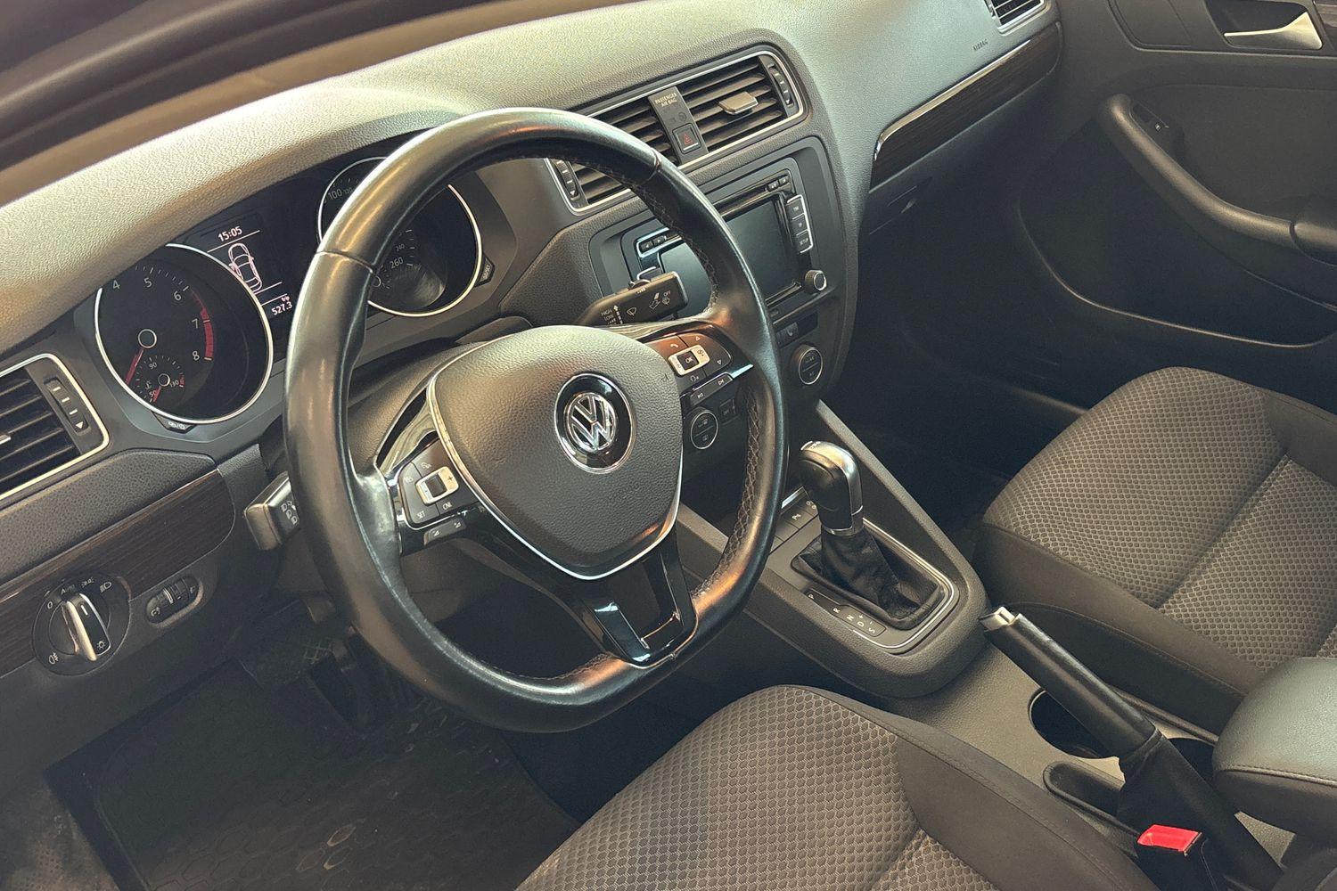 Volkswagen Jetta 2015, kuva 6/31