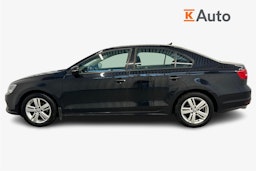 musta Volkswagen Jetta 2015 kuva 6.