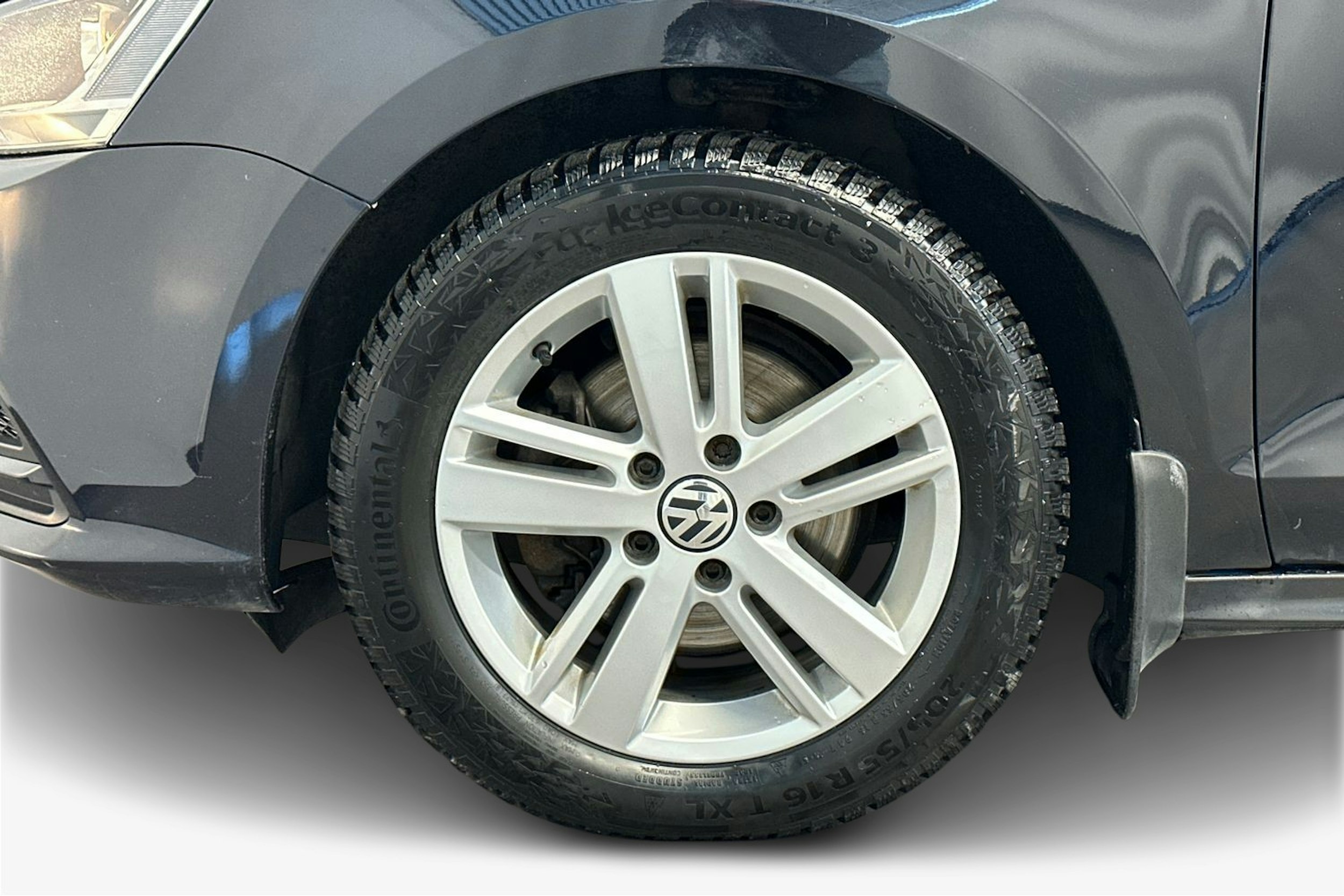 musta Volkswagen Jetta 2015 kuva 11.