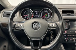 musta Volkswagen Jetta 2015 kuva 15.