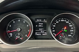 musta Volkswagen Jetta 2015 kuva 16.