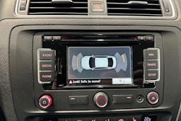 musta Volkswagen Jetta 2015 kuva 19.